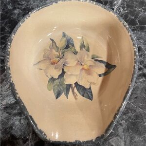 Magnolia Ceramic Bowl with Cream and Green Accents Home&Garden Party